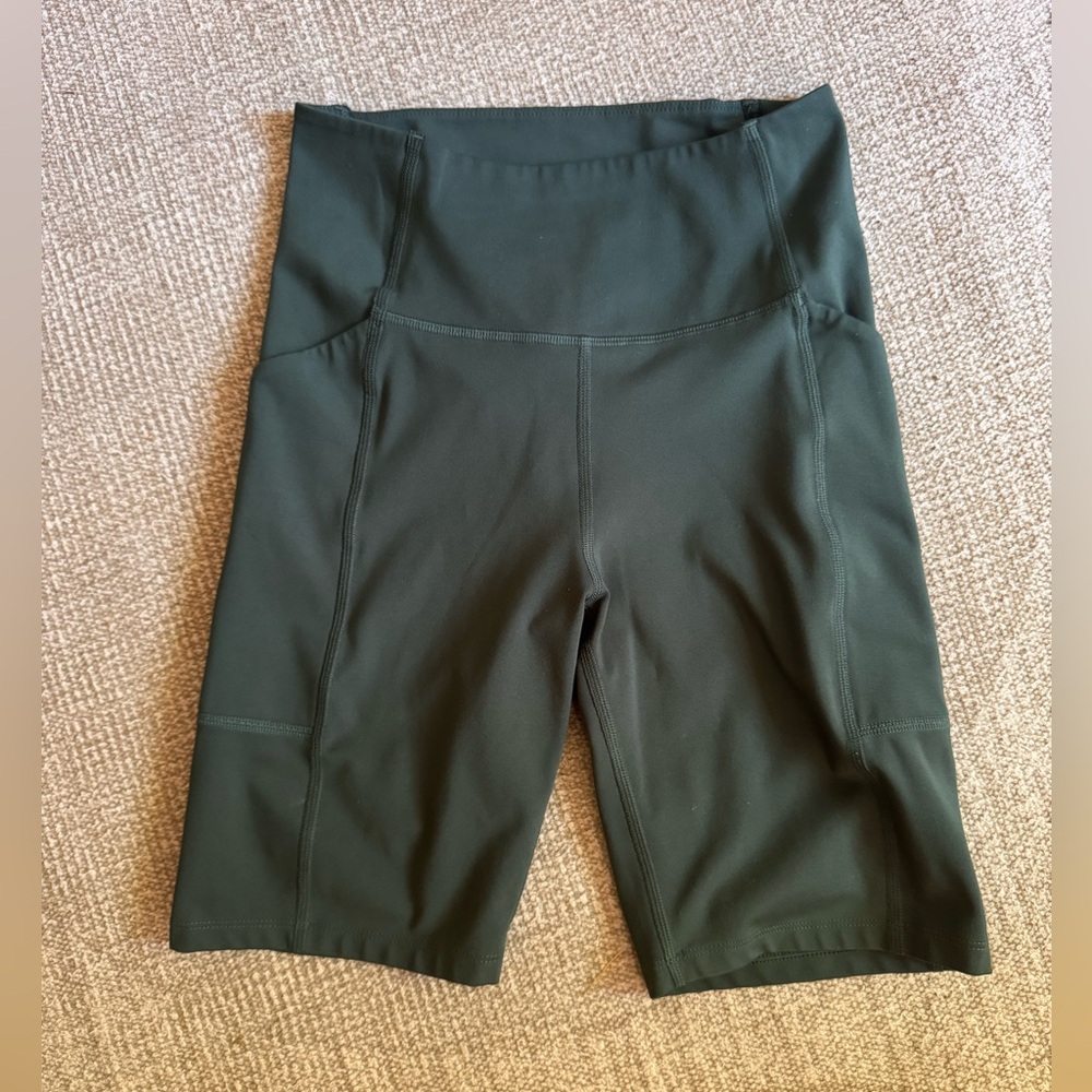 High-Rise Pocket Bike Short in Moss